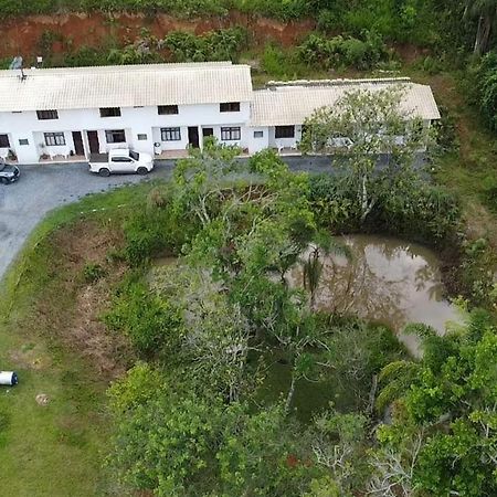 Hospedagem Mafli Apartman Barra do Trombudo Kültér fotó